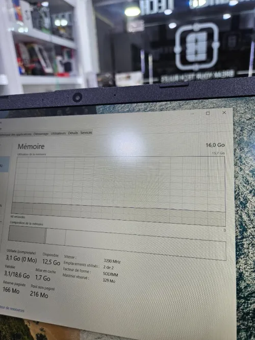 HP 15   I7 1255U.  16/256 Go