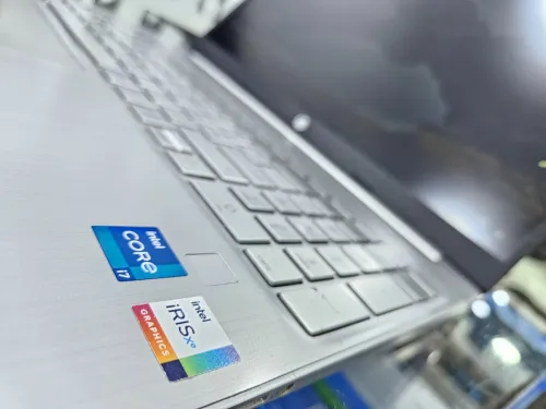 HP 15   I7 1255U.  16/256 Go