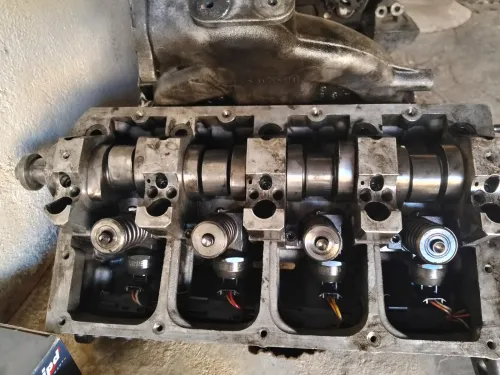 Pièce moteur octavia 1.9 tdi 105 ch année 2013 bloc y compris culasse injecteur turbo pompe hp.... Etc