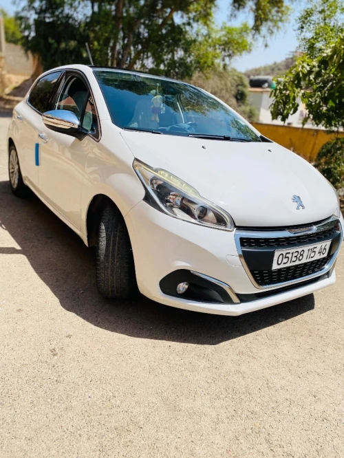Peugeot 208 2015 Allure Facelift
