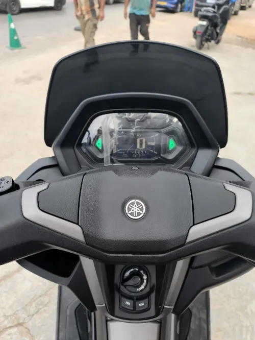 YAMAHA Nmax 2025