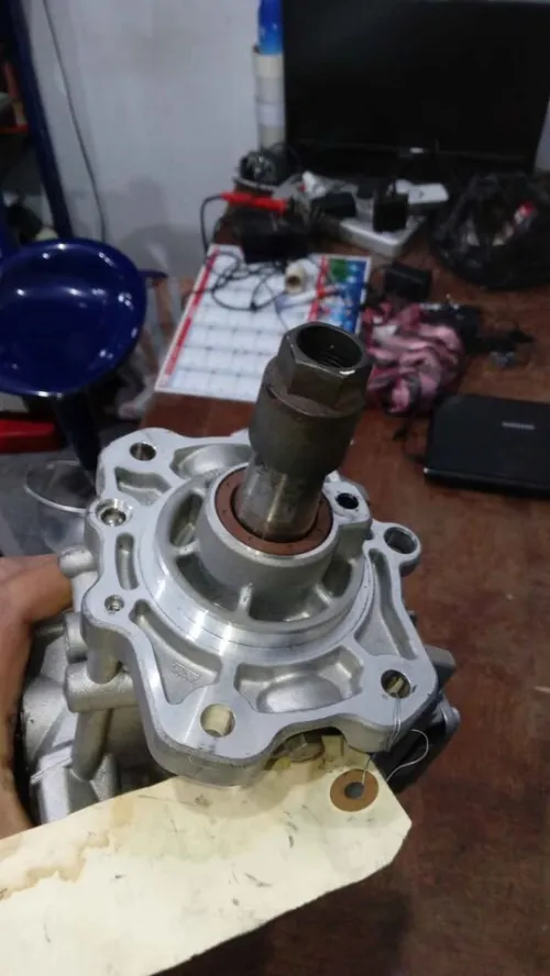 pompe d'injection VP44 pour BMW 3 E46 320d BOSCH ref :
