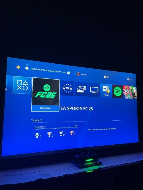 PS4 SLIM 500go avec FC25