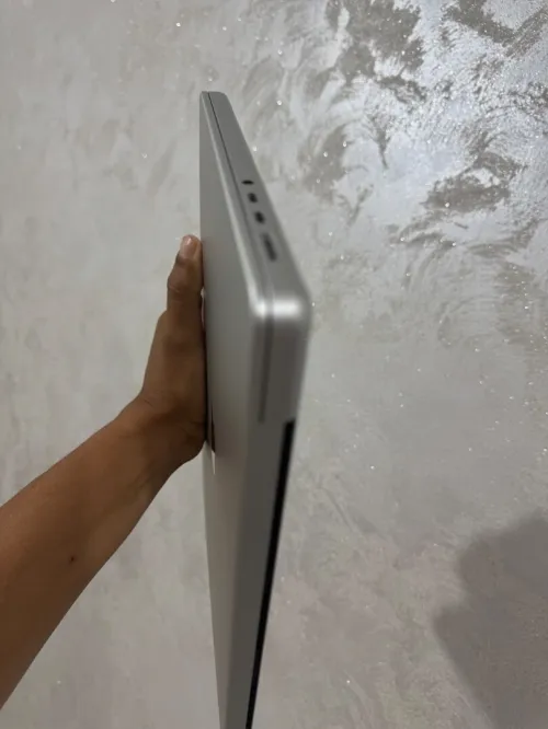 MacBook Pro m3 14 pouce 8GB 512gb 