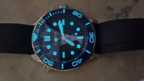 montre de plongée originale étanche à 300 mètres