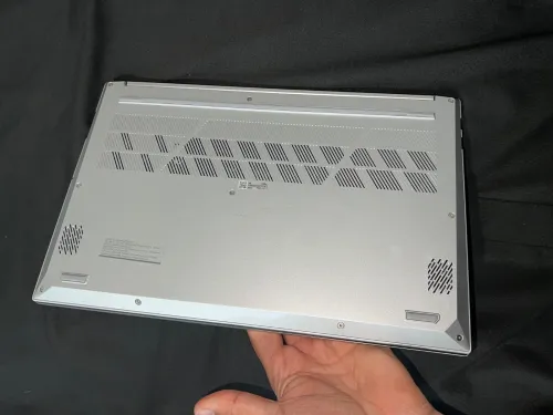 Asus vivobook D3500Q AMD Ryzen 5 5600H/16Go