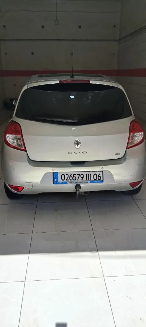 Renault Clio 3 2011 Night and Day