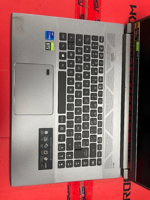 Acer Predator triton 500 Se I7