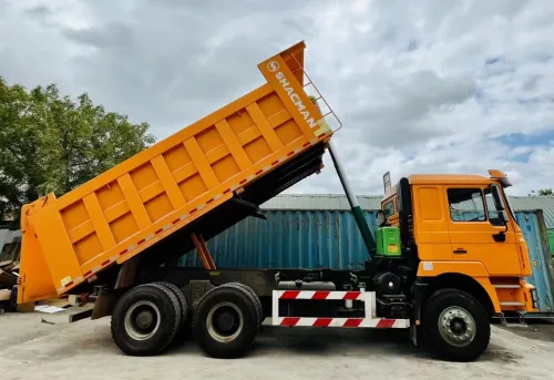 Location camion à benne (hino/chakman)