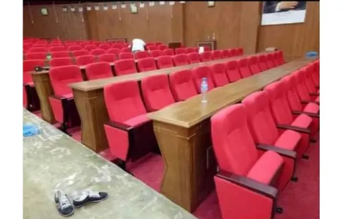 fauteuil de conférence.