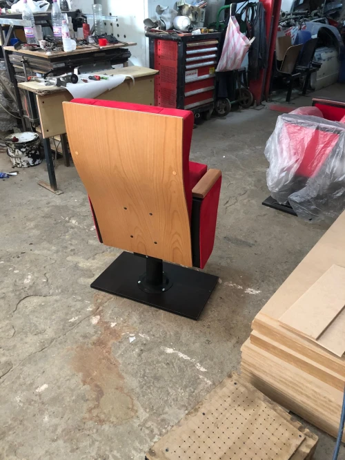 fauteuil de conférence.
