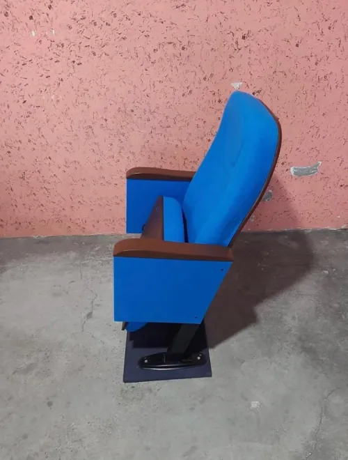 fauteuil de conférence.