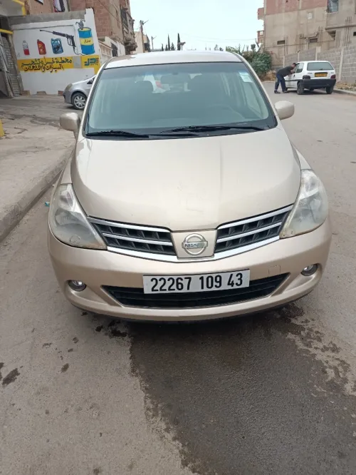Nissan Tiida 5 portes 2009 Tiida 5 portes