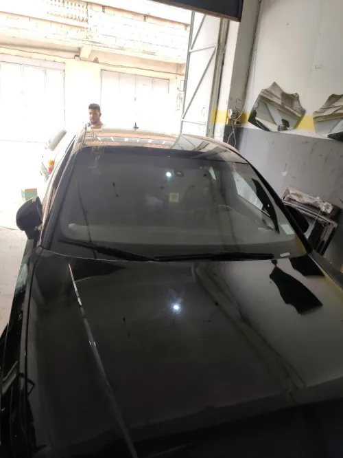 بيع و تركيب زجاج السيارات و الشاحنات 