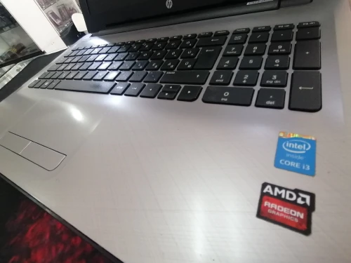 Pc Portable HP i3(5th)+VGA AMD 2GB