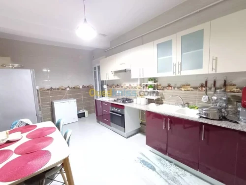 Location Appartement F4 Alger Bordj el bahri