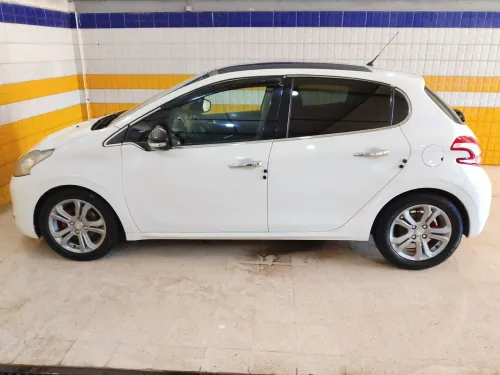 Peugeot 208 2015 Allure