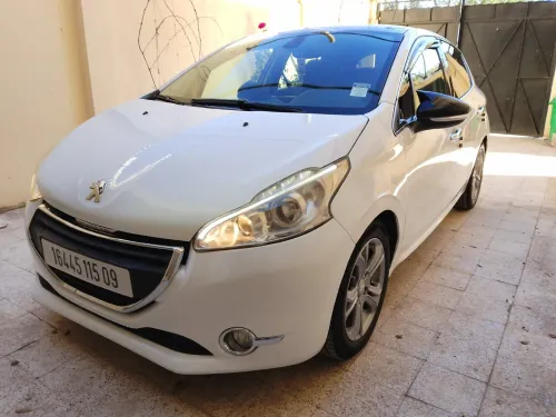 Peugeot 208 2015 Allure