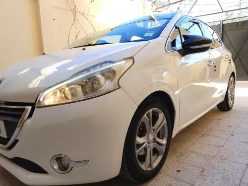 Peugeot 208 2015 Allure