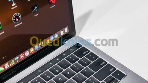MACBOOK PRO RETINA 15.4 TOUCHBAR 2017 I7 2.8GHZ 16GO 512GO SSD AMD RADEON PRO 555 2GO 