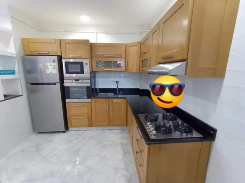 Cuisine équipée hêtre mdf bois rouge