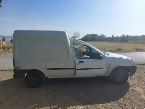 Ford COURIER 2000 COURIER