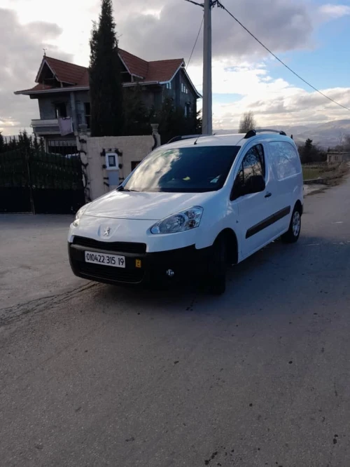 بيجو B9 2015