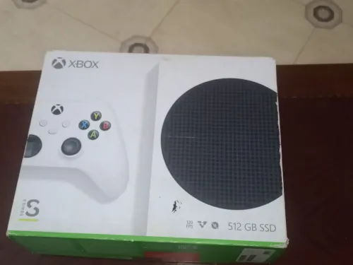 XBOX series s avec deux manettes