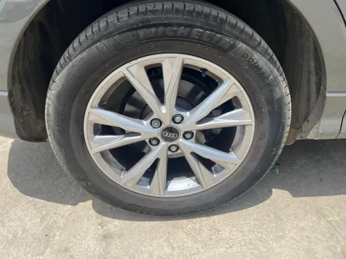 Jantes et pneus d'origine Audi Sline 2022