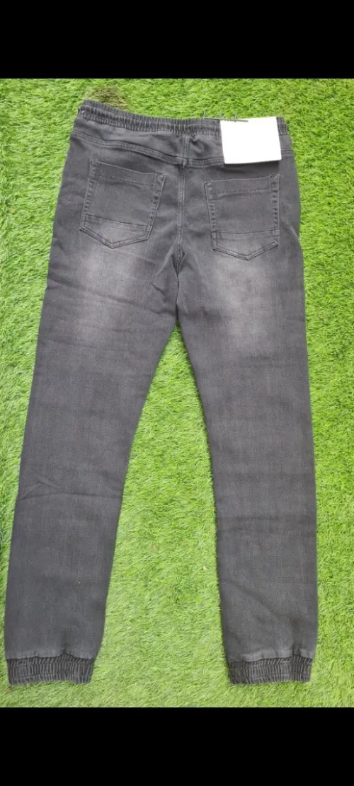 Lot des vêtements enfants femmes + de2200pieces hommes 