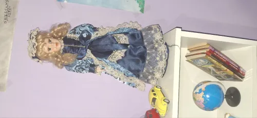 Poupée en porcelaine originale de France