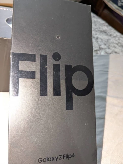Galaxy Z Flip4 Galaxy Z Flip4