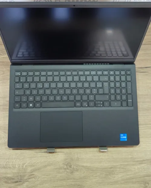 LAPTOP DELL VOSTRO 3530/INTEL CI5-1334U/8GO/512GB SSD/RJ45/CAM/BT/LCM/HDMI/USB 3.0/WIFI/15.6" FHD