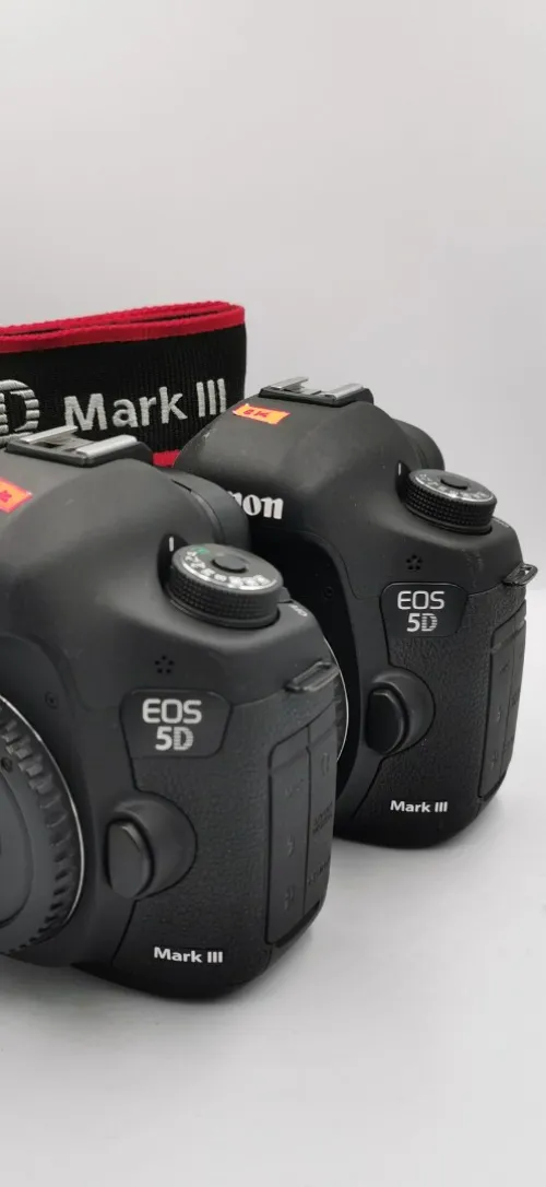 Canon 5D mark iii (8k et 22k clic) état neuf