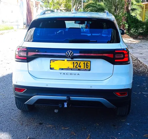 Volkswagen Tacqua 2024 R Line