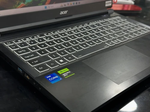 ACER SHADOW  i7-13620H 16GB 512GB SSD RTX 4060 8GB VRAM