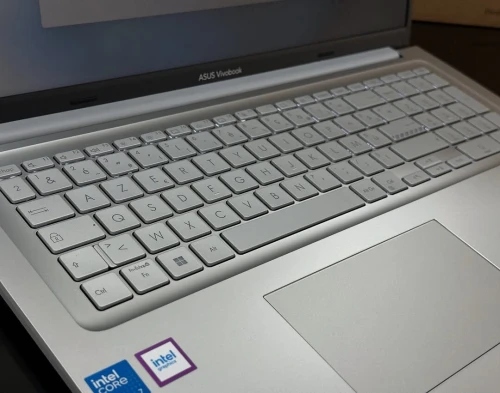 ASUS VIVOBOOK S17 14gen  INTEL CORE 7 150U 16GB 1TB SSD
