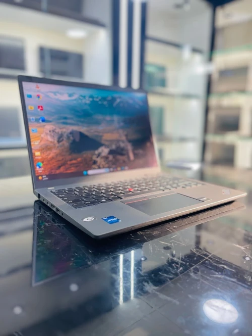 LENOVO THINKPAD T14 TACTILE I7-1270P 16GB 256GB SSD MX 550 2GB VRAM 4K TACTILE