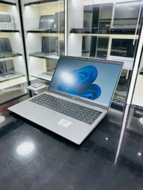 DELL PRECISION 3580 i7-1355U 32GB 1TB SSD NVME