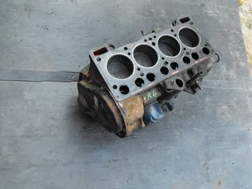 demi moteur pour Renault 4 (R4)