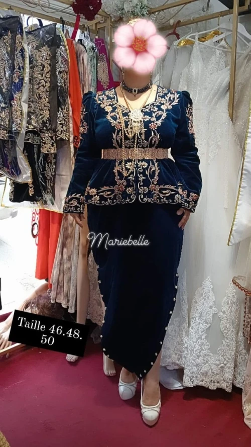 Liquidation tenues fetes fermeture magasin magasin