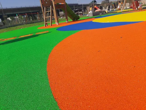 SOL AMORTISSANT revetement pour aire de jeux et parcs