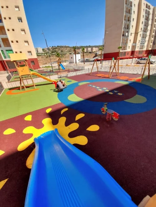 AIRES DE JEUX POUR ENFANTS