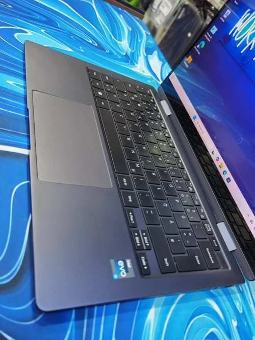 SAMSUNG GALAXY BOOK 3 X360 OLED I5 1340P 13ÈME 8GB 256SSD 13.3P OLED