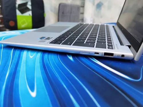 HP ELITEBOOK 830 G10 I7 13ÈME 32GB DDR5 512GB 13.3P IPS FHD
