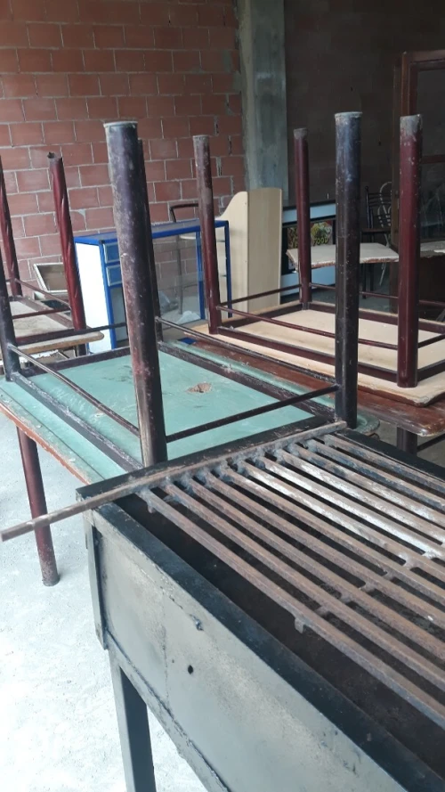 Tables et chaises pour restaurant