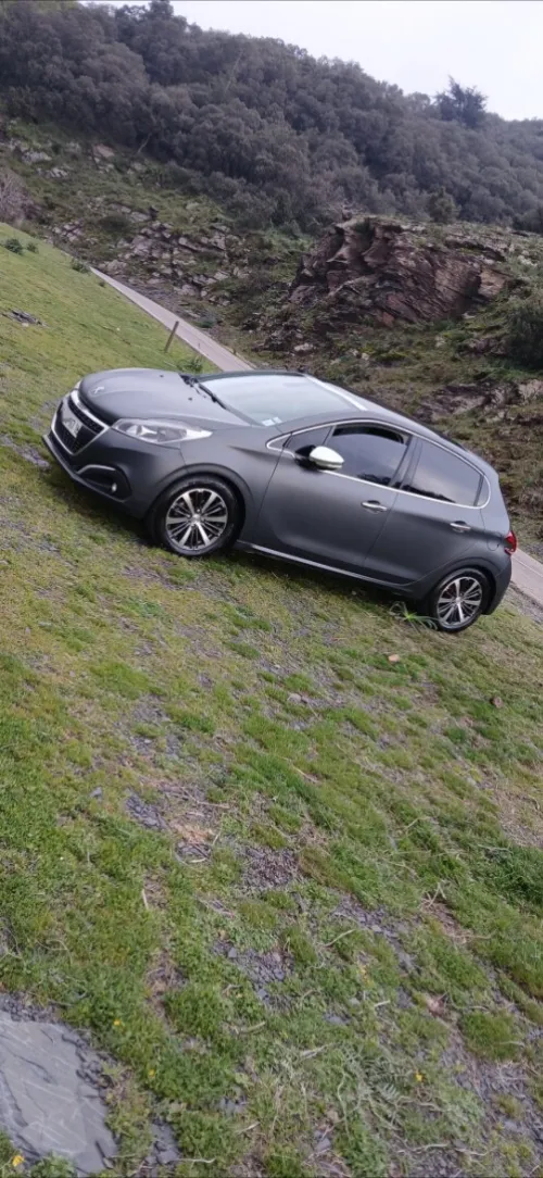 Peugeot 208 2017 Allure Facelift