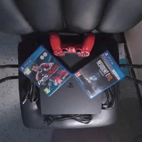 Ps4 Slim trés bon état