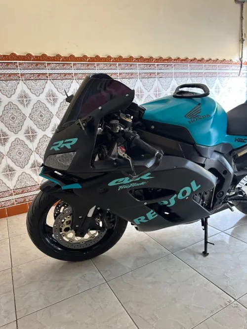 Honda CBR 1000RR SC57 2005