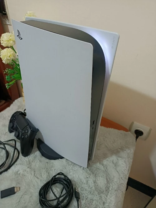 Vente PS5 fat standard original avec Manette et Accessoires - Très Bon État